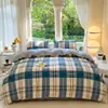 Venta al por mayor del fabricante Juego de ropa de cama de dibujos animados de cuatro piezas, Sábana para cama de dormitorio, Funda de edredón, Funda de edredón estilo Ins, Juego de tres piezas para primavera