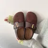 Sandálias estilo Birkenstock com fivela retrô para mulheres, nova moda primavera 2026, mocassins versáteis de camurça com sola grossa