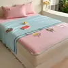 Dibujo Animado Perro Azul Waffe Set de Tres Piezas Esterilla de Seda Helada Gorro de Cama Esterilla con Bordado para Aire Acondicionado Lavable a Máquina Plegable