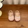 Zapatos Pequeños de Cuero Estilo Princesa Elegantes para Bebés y Niñas Pequeñas Modelo Nuevo Primavera y Otoño 2026 Bailarinas Versátiles con Lazo Poco Profundo para Bebé Niña