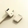 Batería externa de 20000 mAh con cuatro cables incorporados, carga rápida de 20 W, pantalla digital inteligente, gran capacidad y se puede llevar en aviones