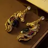 Pendientes de Plata Estilo Vintage con Colgante de Caballo Incrustado de Diamantes, Pendientes Elegantes Retro Transfronterizos, Accesorios para Orejas de Nicho de Gama Alta al por Mayor