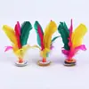 Producción y venta al por mayor de volantes de plumas de pollo color Guantong multi-especificación productos de fitness para niños competición deportiva volante de fitness