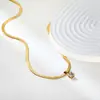 Collar Colgante de Diamante Blanco Redondo Joyería Transfronteriza Cadena de Hoja Trenzada Personalizada Cadena de Clavícula Collar con Baño de Oro de Acero Inoxidable para Mujer
