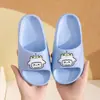 Sandalias Infantiles Nuevas de Dibujos Animados Qidashun para Niños y Niñas, Tallas 30-35, Sandalias de Zapatos Infantiles de Verano Engrosados para Uso en Casa