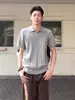 Camisa Polo Tricotada Listrada Cinza Gaivota Gola V Manga Curta Masculina, Verão Estilo Coreano Slim Fit Camiseta com Lapela Manga Meia Manga