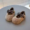 Zapatos Peludos para Niñas Colección Otoño/Invierno 2026, Zapatos de Algodón para Exteriores con Forro de Felpa para Bebés y Niños Pequeños, Mocasines de Princesa con Lazo para Bebé