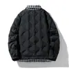 Jaqueta de Penas Solta Xadrez Estilo Coreano Falsa de Duas Peças Moda Quente Gola Lapela Jaqueta Costurada Cor Contrastante Penugem de Pato Branco Jaqueta Masculina