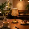 Luz de Noche Pequeña Transfronteriza Lámpara de Mesita de Noche para Dormitorio Lámpara de Ambiente Regalo Creativo Lámpara de Mesa Pequeña Estilo Europeo Decoración de Escritorio