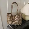Bolso Peludo de Gran Capacidad con Estampado de Leopardo para Mujer 2025 Nuevo Otoño e Invierno Bolso de Hombro Versátil Bolso Tote Peludo