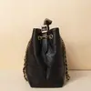 Bolsa Feminina de Pele de Ovelha, Transversal de Luxo Leve, Grande Capacidade, Couro Genuíno, Novo Modelo 2025, Bolsa Tote Tendência de Nicho, Bolsa de Mão com Corrente para Mulheres