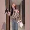 Blusa de Gasa Floral de Hombros Descubiertos Estilo Europeo de Verano 2026 para Mujer, Mangas Abullonadas Dulces, Reductora de Edad, Top Estampado Adelgazante