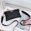 Bolso de Hombro Bardado Caliente para Mujer 2025 Bolso Pequeño Casual de Moda Bolso de Bienestar en Vivo Bolso Pequeño Simple Bolsos tipo Bandolera