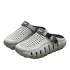 Sandalias perforadas de suela gruesa para hombre, nuevo modelo de verano 2026, suela suave y cómoda, zuecos de playa versátiles