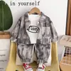 Moda Primavera para Meninos Conjunto Estiloso Novo Tendência Tie-Dye com Bolso Manga Longa Conjunto de Três Peças para Crianças Pequenas e Meninos Jovens