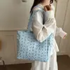 Colección de verano 2026: bolso de hombro para mujer elegante y moderno, con un diseño único, estética minimalista, materiales de alta calidad y un bolso tote de gran capacidad