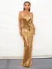 En stock Vestido largo de estilo europeo y americano transfronterizo con lentejuelas doradas, cuello halter, escote en V profundo, corte sirena, espalda descubierta y diseño calado para fiestas y eventos nocturnos
