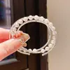 Estilo Lujo Ligero Pulsera Abierta de Tres Capas con Perlas de Imitación Incrustadas de Diamantes Joyería de Mano Geométrica de Nicho Elegante Retro de Alta Gama para Mujeres