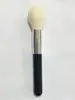 Pincel de Maquiagem Diário Único Portátil de Tamanho Médio para Contorno, Blush, Pó, Iluminador e Contorno, Feito de Fibra de Lã Sintética