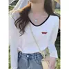 Estilo nuevo 2026, corte regular, algodón 100%, cuello en V, bloques de color, manga larga, camiseta, moda femenina, top blanco versátil, capa base, colección de otoño