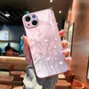 Capa de Vidro Temperado para Celular com Padrão de Pena em Gradiente e Formato de Coração para iPhone 17Pm, Capa Protetora Feminina Moderna e Tendência