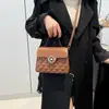 Bolsas para Mulheres Inverno Nicho 2024 Outono e Inverno Tendência Fashionable e Estilo Estrangeiro Bolsinha Quadrada Pequena Versátil Bolsa de Ombro Único Transversal