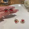 2023 Novos Brincos de Pétala de Pérola Cereja Femininos Agulha de Prata 925 Design de Nicho Doce Clipe de Orelha Sem Furos para Orelha Venda por Atacado