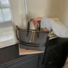 Bolsa de Boliche com Senso de Design de Nicho Bolsa Almofada Listrada Estilo Verão 2026 para Mulheres Bolsa de Mão Listrada Color Block Versátil Bolsa Transversal