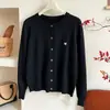 Cárdigan de punto de cachemira bordado de corte holgado para mujer, colección otoño/invierno 2026, una prenda exterior de lana elegante y estilizada