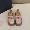Zapatos Birkenstock de suela gruesa para mujer 2026 nuevo resorte altura de plataforma que aumenta la estatura petite retro zapatos de vestir versátiles mocasines Birkenstock