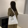 Bolso de mujer pana 2023 nuevo bolso de mano moda coreana dulce bandolera de hombro comercio exterior una generación de cabello