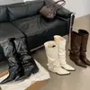 Botas apiladas de punta con hebilla estilo coreano Chuyuji para mujer, botas largas de invierno, botas de jinete estilo punk adelgazantes, moda