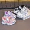 Zapatos Deportivos Infantiles 2026 Primavera y Otoño Nuevos Modelos Zapatos para Niños Zapatos de Papá para Niñas Zapatos de Malla Transpirables Casuales Zapatos para Correr