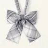 Colección de Pajaritas RayadasPajarita JK Sin Corbata Plana con Plumas Estilo Japonés Camisa de Uniforme Escolar Estilo Estudiante