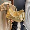 Bolsa feminina nova de corrente de pérolas transfronteiriça, bolsa de ombro mensageiro versátil com textura, popular bolsa dumpling, moda