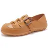Sandálias Fechadas Transfronteiriças para Mulheres, Novo Estilo de Verão, Tamanho Grande, Sapatos Femininos Vazados Respiráveis, Sapatos de Mãe com Solado Grosso, Sapatos Romanos Planos