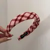 Faixa de Cabelo Vermelha para Mulheres, Faixa de Cabelo Xadrez Outono e Inverno de Coroa Alta, Grampo de Cabelo para Mulheres, Novo Acessório de Cabelo Versátil 2025