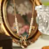 Collar de mariposa esmaltado con cadena de perlas vintage usado, conjunto de collar y pulsera de moda de lujo ligero para mujer