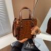 Bolso de Mano de Alta Gama Transfronterizo para Mujer 2026 Nuevo Otoño e Invierno Retro Cruzado Versátil Estampado de Leopardo Bolso Cubo