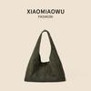 Nova Bolsa Tote de Camurça Estilo Commuter Estilo Coreano Retrô Grande Capacidade Bolsa de Ombro Feminina Outono e Inverno Estilo Nicho Bolsa de Axila