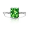 Anel de diamante de alto carbono com corte de flor de gelo retangular colorido para venda ao vivo, anel de diamante de luxo com atmosfera de moda europeia e americana para mulheres