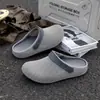 Zuecos de verano para hombre para exteriores, modelo nuevo 2026, antideslizantes, resistentes al desgaste, transpirables, de suela blanda, con una sensación cómoda, sandalias cerradas de EVA