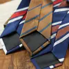 Corbata de Rayas para Hombre Estilo Caballero Británico de 8 cm, Color Caqui Rayado Vintage para Estilo Casual de Negocios y Urbano