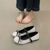 Zapatos Planos Bajos de Diseño de Lunares Estilo Francés para Mujer, Nuevos Zapatos Mary Jane Dulces de Correa Única Primavera y Otoño 2026