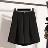 Shorts Frescos Plus Size para Mulheres, Novo Estilo Casual Branco de Terno, Caimento Fluido, Afinando, Cintura Alta, Shorts Saia de Cinco Pontos Pretos para Primavera e Verão