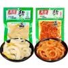 Caixa Fechada Frete Grátis Pimenta da Montanha Pele de Porco Cristal 60g*60 Pacotes Pele de Porco Picante em Conserva Lanches Especiais de Lazer de Chongqing