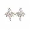 Pendientes de plata con baño de oro real y aguja de plata con circonita en diseño de gota de agua y flor, versátiles para el uso diario, lujo ligero y sensación de alta gama