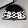 Chapéu de Lã Estilo Coreano Chapéu de Lã Retrô Chapéu de Tricô Feminino Pelúcia Chapéu para Frio Quente de Inverno Chapéu Versátil com Proteção para Orelhas para Homens