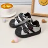 Sapatos de Inverno para Bebê Menina com Solado Macio Antiderrapante Anti-Chute Desenho Animado de Concha Biqueira Placa Sapatos Infantis Quentes de Algodão