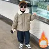 Chaqueta de felpa para niño Otoño/Invierno 2026 Nueva elegante chaqueta de cuero cálida para niño Ropa de invierno para bebé Top engrosado